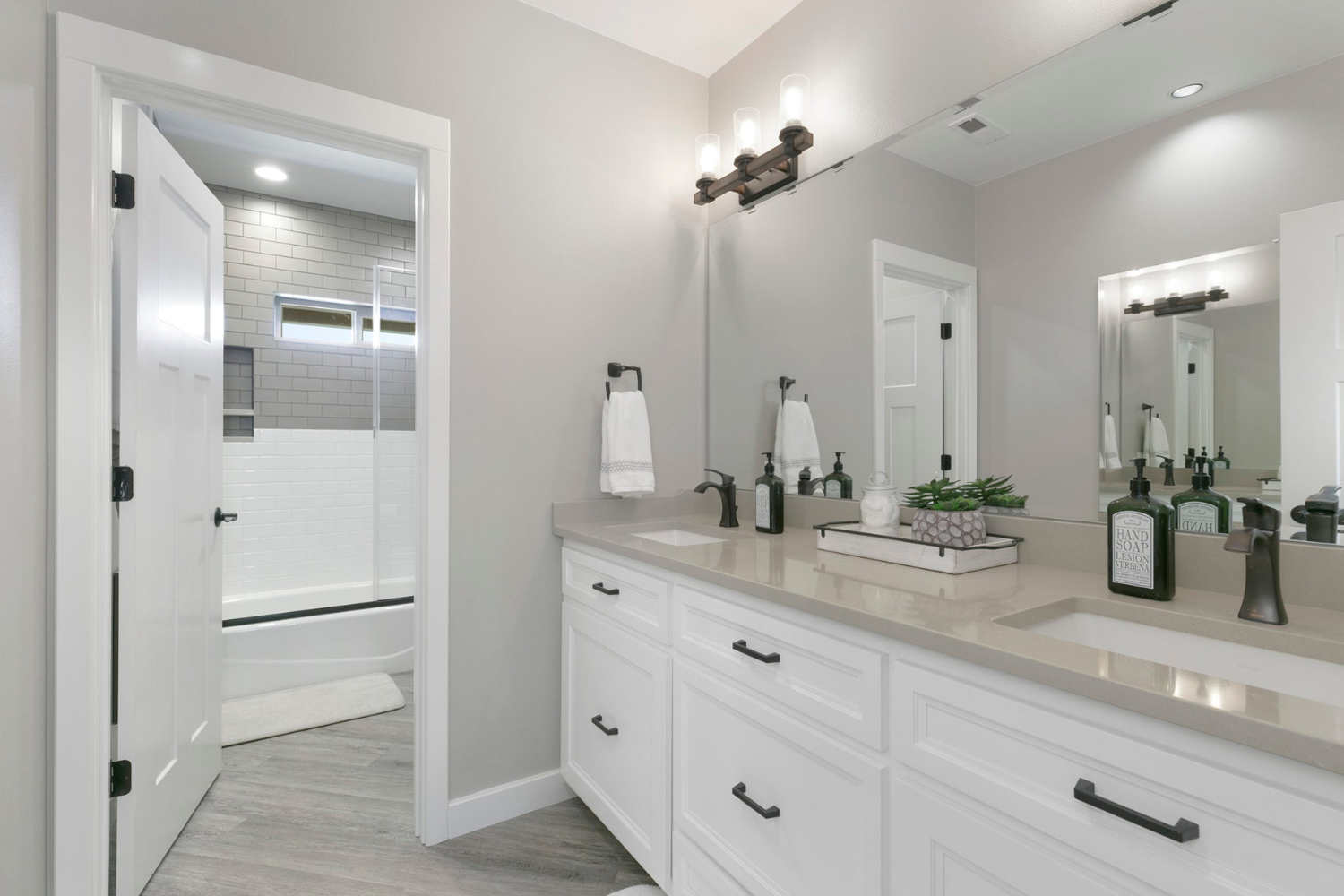 mal-and-joel-real-estate-yakima-wa-renovating-before-listing-contemporary-primary-bathroom-with-double-vanity